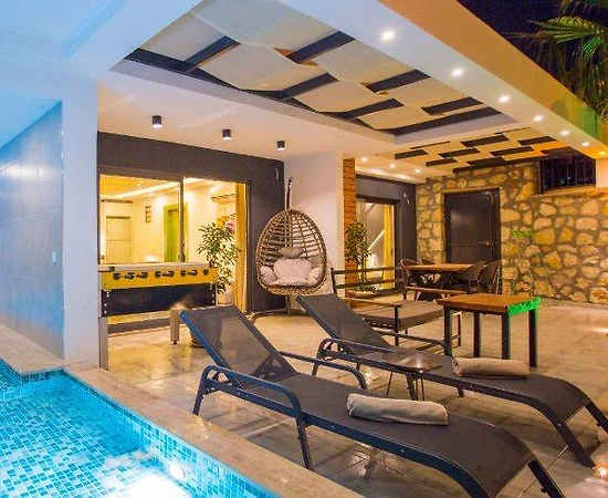 Kaş Bezirgan'da Eşsiz Doğa Manzaralı , Özel Havuzlu, Kiralık Villa - 1