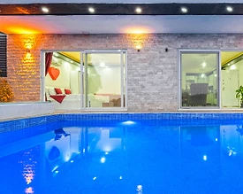 Kaş Bezirgan'da Çekirdek Ailelere Uygun, Isıtmalı Havuzlu, Kiralık Villa - 2