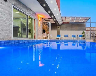 Kaş Bezirgan'da Çekirdek Ailelere Uygun, Isıtmalı Havuzlu, Kiralık Villa - 3