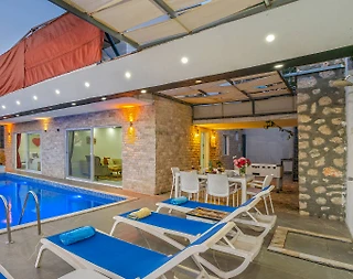 Kaş Bezirgan'da Çekirdek Ailelere Uygun, Isıtmalı Havuzlu, Kiralık Villa - 4