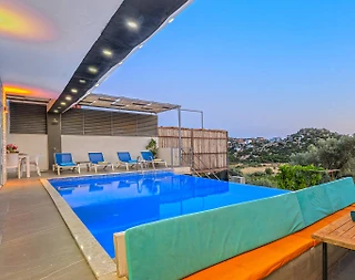 Kaş Bezirgan'da Çekirdek Ailelere Uygun, Isıtmalı Havuzlu, Kiralık Villa - 5