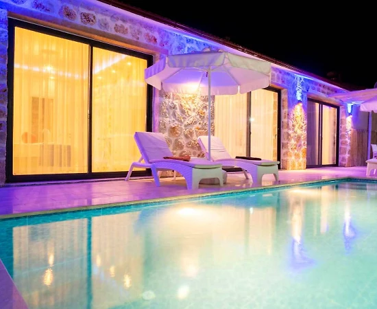 Kaş Bezirgan'da Çekirdek Ailelere Uygun, Özel Havuzlu, Tatil Villası - 1