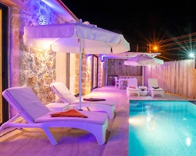 Kaş Bezirgan'da Çekirdek Ailelere Uygun, Özel Havuzlu, Tatil Villası - 2