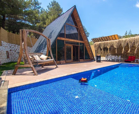 Kaş Bezirgan'da Çocuk Oyun Alanlı, Özel Havuzlu, Kiralık Bungalov - 1