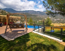 Kaş Bezirgan'da Çocuk Oyun Alanlı, Özel Havuzlu, Kiralık Bungalov - 3
