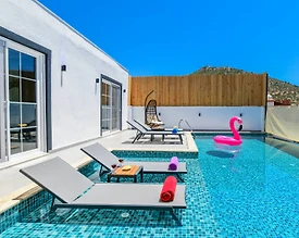 Kaş Bezirgan'da Dağ Manzaralı, Özel Havuzlu, Tatil Villası - 3