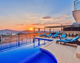 Kaş Bezirgan'da Deniz Manzaralı, Özel Havuzlu, 4+1 Villa - 4