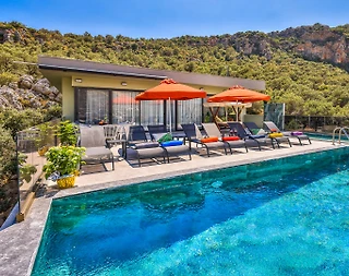 Kaş Bezirgan'da Deniz Manzaralı, Özel Havuzlu, 8 Kişilik Villa - 1