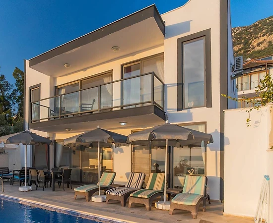 Kaş Bezirgan'da Deniz Manzaralı, Özel Havuzlu, Ferah Villa - 1