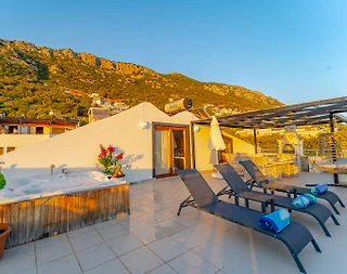 Kaş Bezirgan'da Deniz Manzaralı, Özel Havuzlu, Jakuzili, Geniş Villa - 1