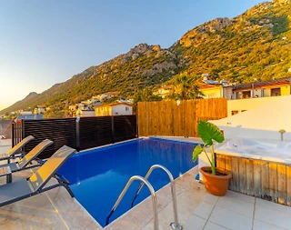 Kaş Bezirgan'da Deniz Manzaralı, Özel Havuzlu, Jakuzili, Geniş Villa - 2