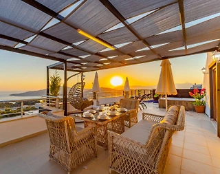 Kaş Bezirgan'da Deniz Manzaralı, Özel Havuzlu, Jakuzili, Geniş Villa - 3