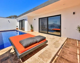 Kaş Bezirgan'da Deniz Manzaralı, Özel Havuzlu, Konforlu Kiralık Villa - 2