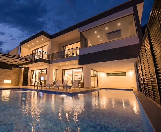 Kaş Bezirgan'da Deniz Manzaralı, Özel Havuzlu, Lüks Villa - 1