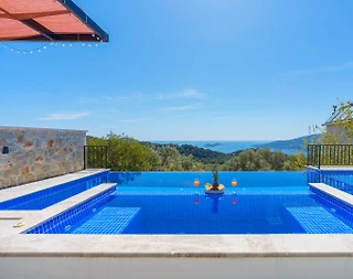 Kaş Bezirgan'da Deniz Manzaralı, Özel Havuzlu, Lüks Villa - 1