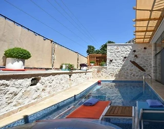 Kaş Bezirgan'da Doğa İçerisinde, Özel Havuzlu, Konforlu Villa - 2