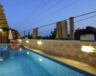 Kaş Bezirgan'da Doğa İçerisinde, Özel Havuzlu, Konforlu Villa - 1