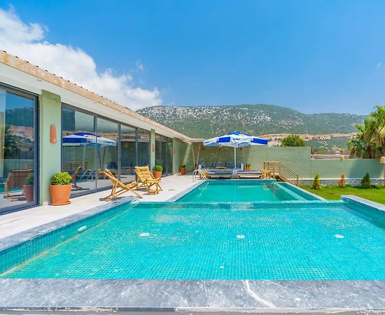 Kaş Bezirgan'da Doğa İle İç İçe, Özel Havuzlu, Kiralık Villa - 1