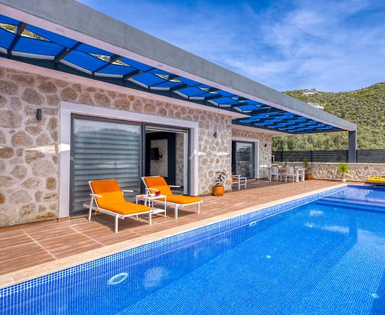 Kaş Bezirgan'da Doğa Manzaralı, Isıtmalı Havuzlu, Balayı Villası - 1