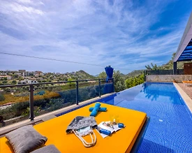 Kaş Bezirgan'da Doğa Manzaralı, Isıtmalı Havuzlu, Balayı Villası - 3