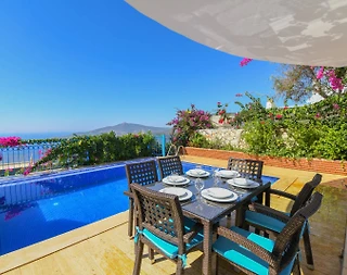 Kaş Bezirgan'da Doğa Manzaralı, Özel Havuzlu, Ferah Villa - 1
