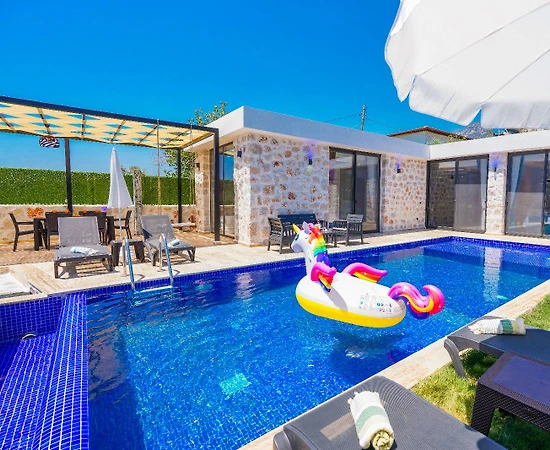 Kaş Bezirgan'da Doğa Manzaralı, Özel Havuzlu, Jakuzili, 2+1 Villa - 1