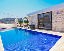 Kaş Bezirgan'da Doğa Manzaralı, Özel Havuzlu, Jakuzili, 2+1 Villa - 2