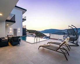 Kaş Bezirgan'da Doğayla Baş Başa, Özel Havuzlu, 3+1 Villa - 2