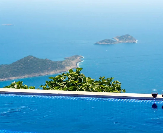 Kaş Bezirgan'da Büyüleyici Deniz Manzaralı, Özel Havuzlu, Lüks Villa - 1