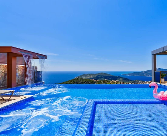 Kaş Bezirgan'da Enfes Deniz Manzaralı, Özel Havuzlu, Lüks Villa - 1