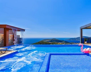 Kaş Bezirgan'da Enfes Deniz Manzaralı, Özel Havuzlu, Lüks Villa - 1
