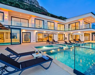 Kaş Bezirgan'da Enfes Deniz Manzaralı, Özel Havuzlu, Olanaklı Lüks Villa  - 1