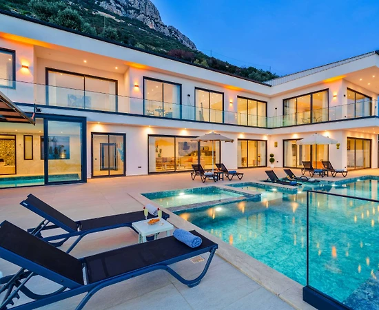 Kaş Bezirgan'da Enfes Deniz Manzaralı, Özel Havuzlu, Olanaklı Lüks Villa - 1
