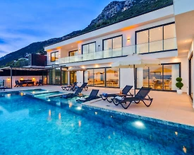 Kaş Bezirgan'da Enfes Deniz Manzaralı, Özel Havuzlu, Olanaklı Lüks Villa  - 2