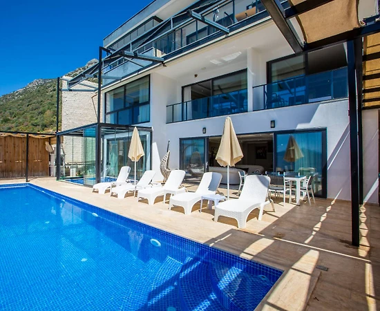 Kaş Bezirgan'da Enfes Deniz Manzaralı, Sonsuzluk Havuzlu, Kiralık Villa - 1