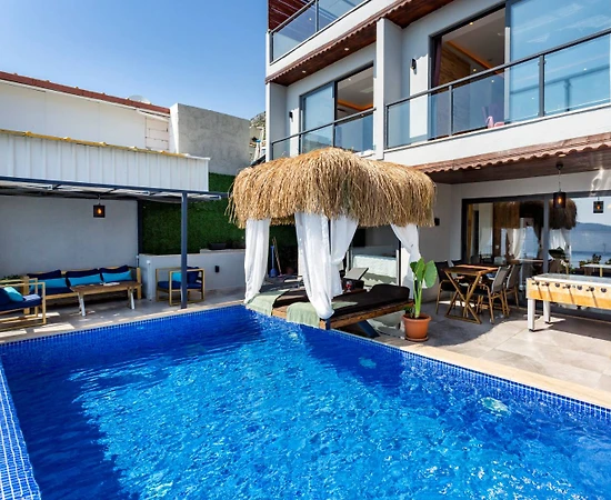 Kaş Bezirgan'da Enfes Manzaralı, Özel Havuzlu, Jakuzili, Modern Villa - 1