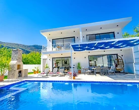 Kaş Bezirgan'da Geniş Ailelere Uygun, Özel Havuzlu, Ferah Villa - 2