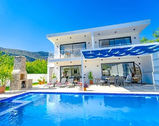 Kaş Bezirgan'da Geniş Ailelere Uygun, Özel Havuzlu, Ferah Villa - 2