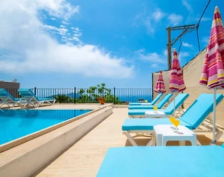 Kaş Bezirgan'da Geniş Ailelere Uygun, Özel Havuzlu, Kiralık Villa - 2