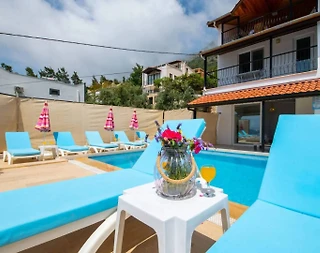 Kaş Bezirgan'da Geniş Ailelere Uygun, Özel Havuzlu, Kiralık Villa - 4