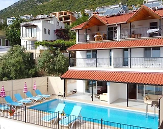 Kaş Bezirgan'da Geniş Ailelere Uygun, Özel Havuzlu, Kiralık Villa - 5