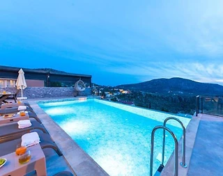 Kaş Bezirgan'da Geniş Ailelere Uygun, Özel Havuzlu, Lüks Villa - 4