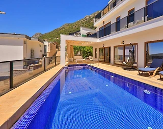 Kaş Bezirgan'da Geniş Ailelere Uygun, Özel Havuzlu, Manzaralı Villa - 2