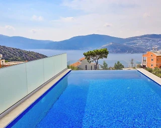 Kaş Kalkan'da Geniş Ailelere Uygun, Özel Havuzlu, Merkezi Villa - 2