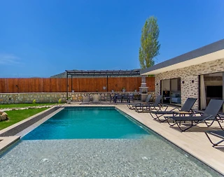 Kaş Bezirgan'da Geniş Alanlara Sahip, Özel Havuzlu, Konforlu Villa - 3