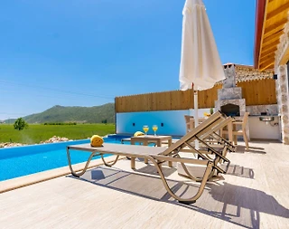 Kaş Bezirgan'da Geniş Bahçeli, Özel Havuzlu, Konforlu Taş Villa - 3