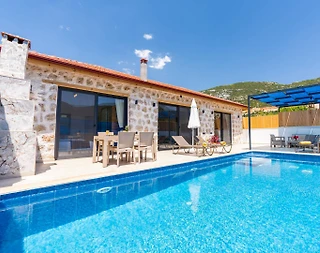 Kaş Bezirgan'da Geniş Bahçeli, Özel Havuzlu, Konforlu Taş Villa - 5