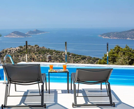 Kaş Bezirgan'da Göz Alıcı Manzaralı, Kapalı Havuzlu, Şık Kiralık Suite Daire - 1