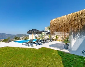 Kaş Bezirgan'da Göz Alıcı Manzaralı, Kapalı Havuzlu, Şık Kiralık Suite Daire - 2
