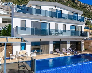 Kaş Bezirgan'da Göz Alıcı Manzaralı, Sonsuzluk Havuzlu, 4+1 Villa - 1